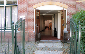 ingangkerkgebouw.png